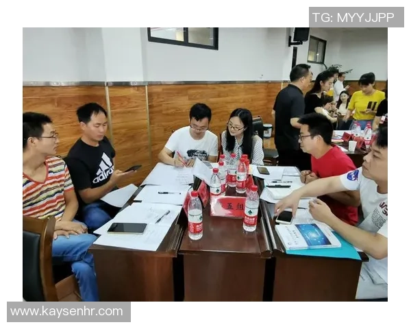 足球明星成长之路全景图解与职业生涯发展分析